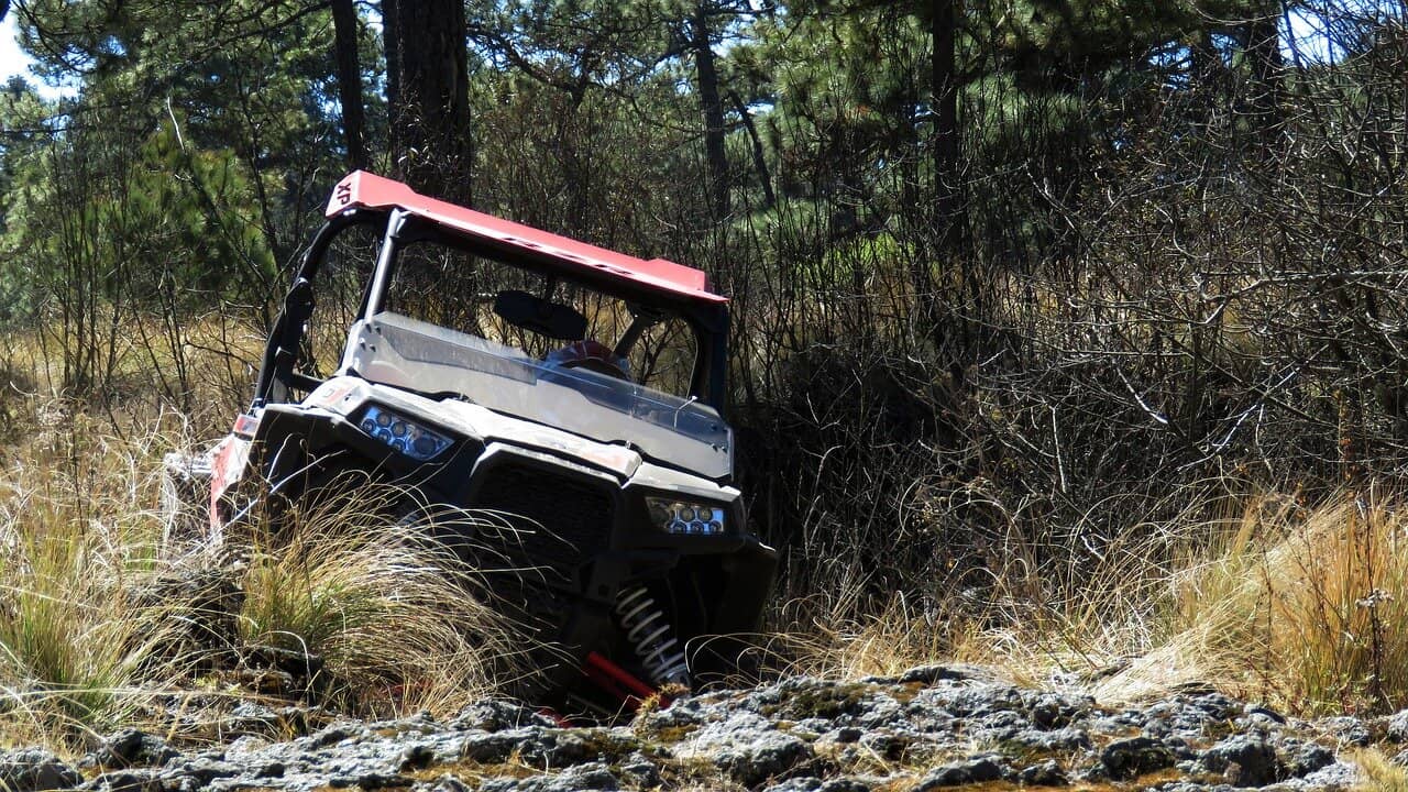 יתרונות בטיול RZR בדובאי